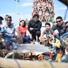 Colaboración.  En el video participan 12 artistas de la localidad, ellos son intépretes de diferentes géneros musicales que alternan su trabajo con la música.