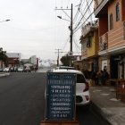 En la Abel Gilbert se ubica la estación de la aerovía. No hay grandes atractivos cerca.