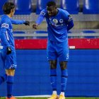 Los jugadores tendrán que mantener la distancia en las celebraciones de los goles.