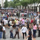 Así eran las filas para pagar los impuestos prediales fuera del Municipio de Guayaquil años atrás. Este año, por el coronavirus, se van evitar estas columnas.
PAGOS DE PREDIOS MUNICIPALE/2014Guayas,Guayaquil,Ecuador Richard Castro Diario Expreso.