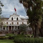 El Palacio de Carondelet es la sede del Ejecutivo ecuatoriano cuyo titular suele ser los líderes de sus organizaciones políticas.