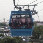 Samuel y sus padres se tomaban de las manos durante el recorrido, simulando estar en una montaña rusa. 

Agencia (ag-extra)