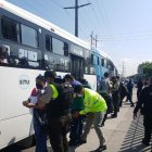 La Policía realiza operativos en Guayaquil y Quito para evitar aglomeraciones de hinchas.