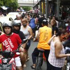 ahía. Así permaneció ayer, hubo aglomeración de personas y congestionamientos en las calles que la rodean.