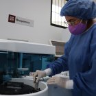 El Laboratorio de Biomedicina de la Universidad de Especialidades Espíritu Santo (UEES Biolab). Los centros privados aportan a la investigación científica.