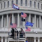 La alcaldesa Muriel Bowser declaró el toque de queda en Washington, donde se presentan los episodios