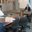 El presidente de la Corte del Guayas, Alfonso Ordeñana, junto con la fiscal provincial Yanina Villagómez, encabezaron la reunión con jueces de Flagrancia.