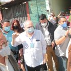 En los exteriores de centro penitenciario se ubicaron vallas y un buen contingente policial para contener a los simpatizantes del expresidente.