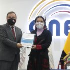 El presidente del COE Nacional, Juan Zapata, presentó a la presidenta del CNE, Diana Atamaint la propuesta de bioseguridad para las elecciones del 7  de febrero.