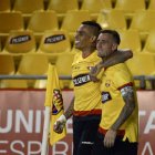 Damián Díaz (d) y Jonatan Álvez tenían los sueldos más elevados en Barcelona. El segundo ya se fue.