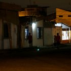 Oscuridad. Los delincuentes aprovechan la falta de iluminación para atacar a una víctima.