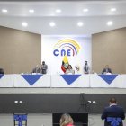 El CNE mantiene una reunión la noche de este 13 de enero. En el encuentro, la presidenta Atamaint dijo que las elecciones no serán aplazadas.