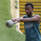 Jefferson Orejuela dejó de ser jugador de Barcelona. Emelec negocia con él.