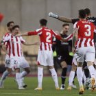 La alegría de los campeones luego del pitazo final del árbitro.