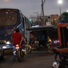 Circulación. En las denominadas horas pico, las unidades circulan por las avenidas principales, pese a la prohibición, y ocasionan embotellamientos y otros problemas en la circulación. Se han registrado agresiones con otros conductores.