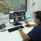 Establecimiento.Este es uno de los centros de imágenes: resonador ingenia. El centro también cuenta con cinco quirófanos para cirugías generales y dos quirófanos para parto.