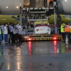 El presidente Lenín Moreno y el ministro de Salud, Juan Carlos Zevallos, recibieron las vacunas en Guayaquil.

PERIODISTA : CRISTINA BAZAN 

FECHA : 20/01/2021 

Agencia (ag-extra)