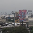 Aeroarte. Tres de los 14 cuadros de artistas extranjeros y nacionales que se pueden ver desde la aerovía.