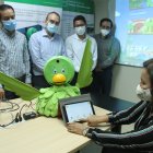 El grupo de docentes de la Escuela Superior Politécnica del Litoral (Espol) da a conocer cómo funciona el robot Loly y los beneficios que ofrece en la educación de los niños.