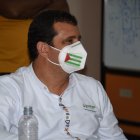 El prefecto de Manabí, Leonardo Orlando, antes de la rueda de prensa.