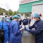Los hospitales del IESS en cuatro ciudades han recibido las vacunas contra la COVID-19.