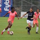 El fútbol femenino busca consolidarse en nuestro país.