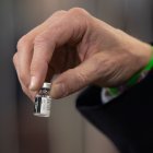 Farmacéuticas consideran contraproducente control de exportación de vacunas.