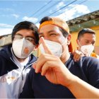 El candidato es acusado de entregar dádivas como pruebas de COVID-19.