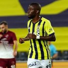 Enner Valencia, delantero del Fenerbahçe, fue clave para la victoria de su conjunto.