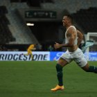 Breno Henrique Vasconcelos de Palmeiras anota un gol hoy, durante el partido entre Palmeiras y Santos por la final de la Copa Libertadores, en el estadio Maracaná de Río de Janeiro.
