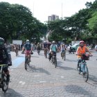 La cita de los ciclistas tuvo varios puntos. Uno de estos fue el parque Centenario, en el centro.