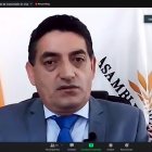 El asambleísta Ángel Sinmaleza en rueda de prensa.