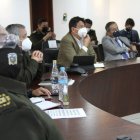 El ministro Patricio Pazmiño se reunió con el alto mando policial y los gobernadores para afinar el plan de seguridad electoral.