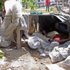 Varios indigentes viven en las partes bajas del Cerro de Bellavista.