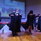 Ceremonia. Los nuevos jueces y conjueces recibieron este miércoles su indumentaria durante su posesión.