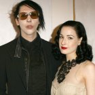Dita von Teese y Marilny Manson comenzaron su relación en 2001 y se casaron en diciembre de 2005. Al año siguiente se divorciaron.