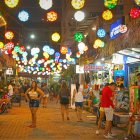 El proyecto de unos jóvenes ha transformado las calles de Montañita.