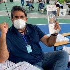 Actitud. El periodista Diego Arcos se tomó de buen modo su experiencia en la mesa de votación y fue acompañado en redes por miles de usuarios de Twitter.