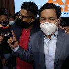 El candidato correísta Andrés Arauz dio declaraciones cerca de las 21:30 en el Hotel Mercurie de Quito.