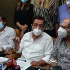 Jaime Nebot junto con algunos asambleístas que lograron, según él, ganar un curul.