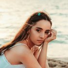 El video fue estrenado en Youtube a los 18:00 horas.