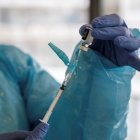 Vista de una dosis de la vacuna contra la covid-19.