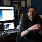 Mientras las grandes potencias prosiguen con su carrera espacial, el proyecto Earthling llevará al espacio voces de todo el mundo que quieran contribuir a través de la aplicación. "Es ciencia-ficción pero también es una realidad", explicó a Efe el compositor mexicano que lidera el proyecto, Felipe Pérez Santiago.