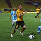 Liderazgo. Damián Díaz (10), experimentado mediocampista de Barcelona, ha recibido la confianza del cuerpo técnico canario para mantenerse como el líder en la zona de gestación para la temporada que está por iniciar.