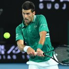 Novak Djokovic durante su juego de cuartos de final del Australia Open, ante Alexander Zverev