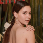 Carla tiene 22 años.