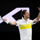 Daniil Medvedev dejó en el camino a Stefanos Tsitsipas. Es el tercer ruso que jugará una final en Australia, luego de Marat Safin y Yevgeny Kafelnikov.