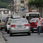 Los cuidadores de carros se han adueñado de las calles para convertirlas en parqueaderos públicos..

FECHA : 09/02/2021 

Agencia (ag-extra)