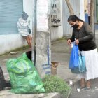 La ciudadanía no respeta el horario de recolección de basura.