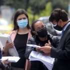 Uno de los abogados de los procesados en lo exteriores de la Fiscalìa.